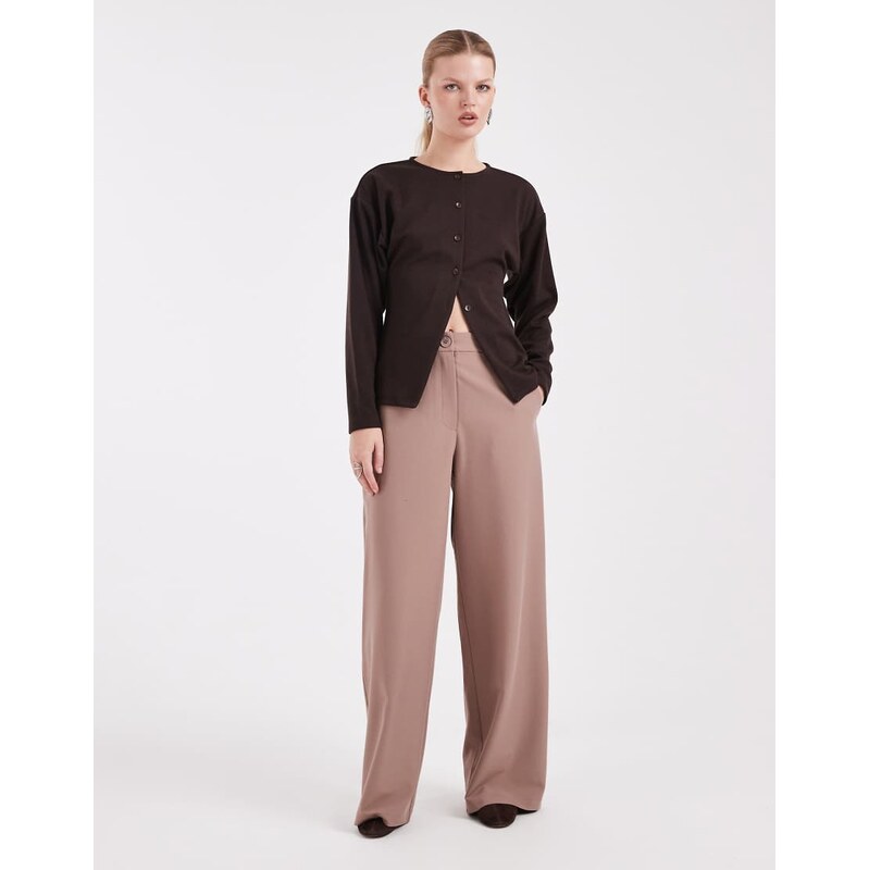 ASOS DESIGN tailored relaxed straight leg trousers in sesame