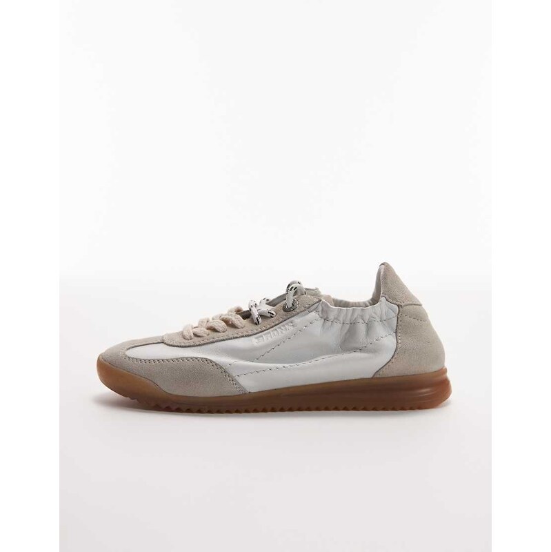 Bronx Cli-oo lace up gum sole leather trainers in off white