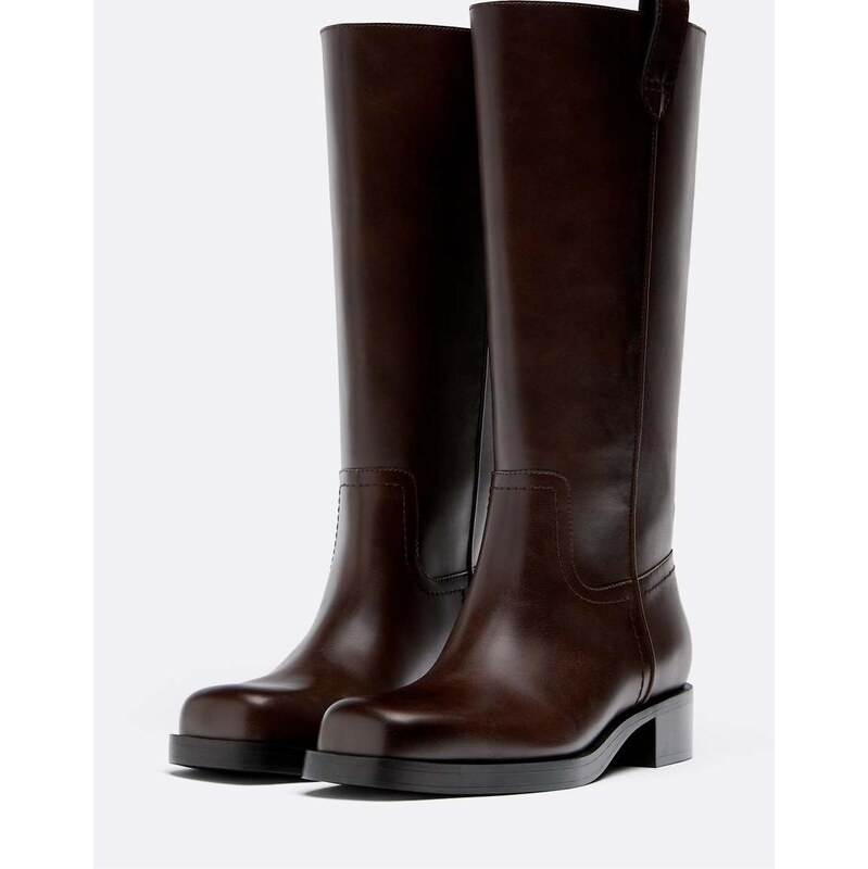 Stradivarius Flat leather effect boots in brown