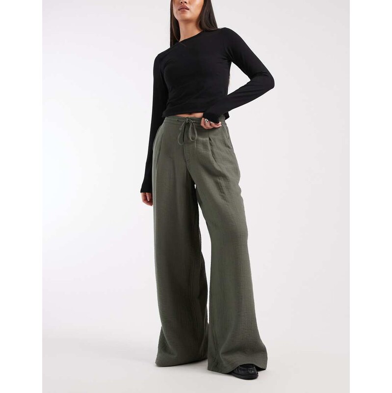 ASOS DESIGN soft texture wide leg trousers in mid green-Multi