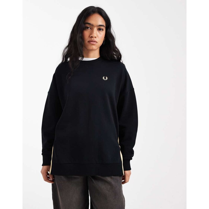 Fred Perry tape detail logo sweatshirt in black 112844343