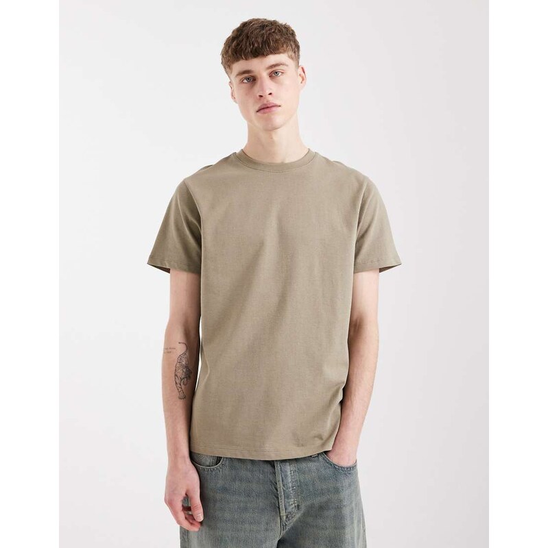 ASOS DESIGN heavyweight crew t-shirt in green