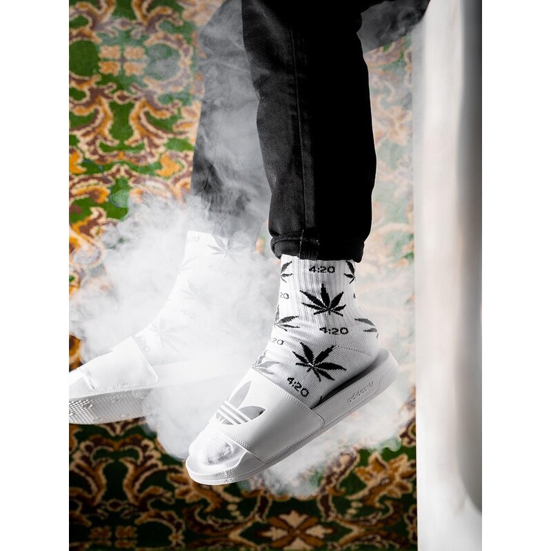 Dlouhé ponožky Kush 4:20 se vzorem listů bílé / černé