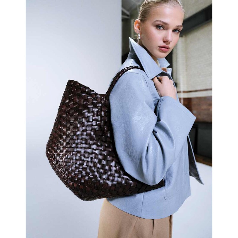 Dragon Diffusion Egola woven leather shoulder basket bag in dark