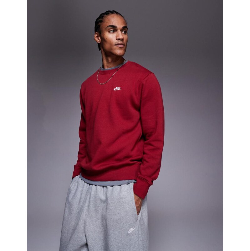 Nike Club sweatshirt in red