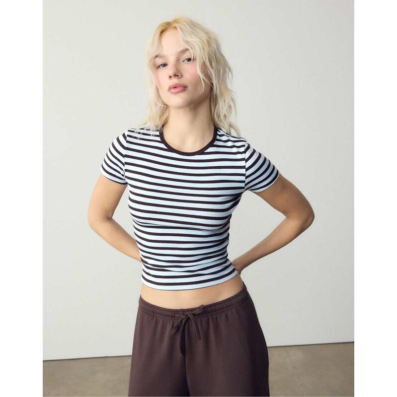 Stradivarius Basic slim fit striped t-shirt in royal blue-Navy 112979220