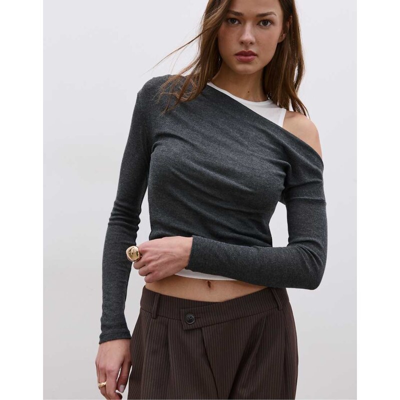 Stradivarius Asymmetric double t-shirt in dark grey 112979228