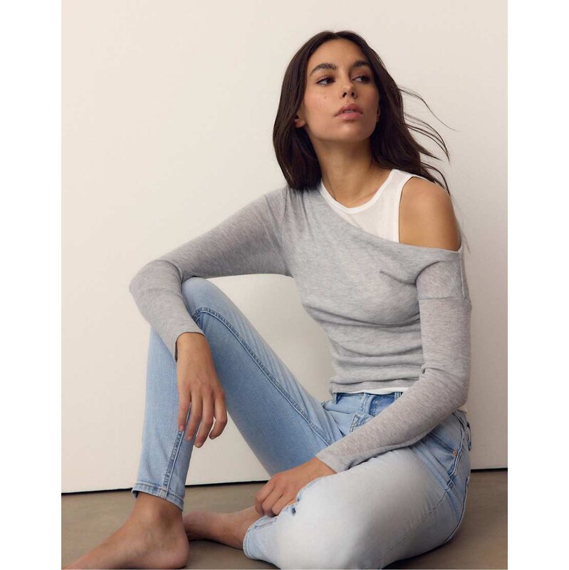 Stradivarius Asymmetric double t-shirt in grey melange 112979235