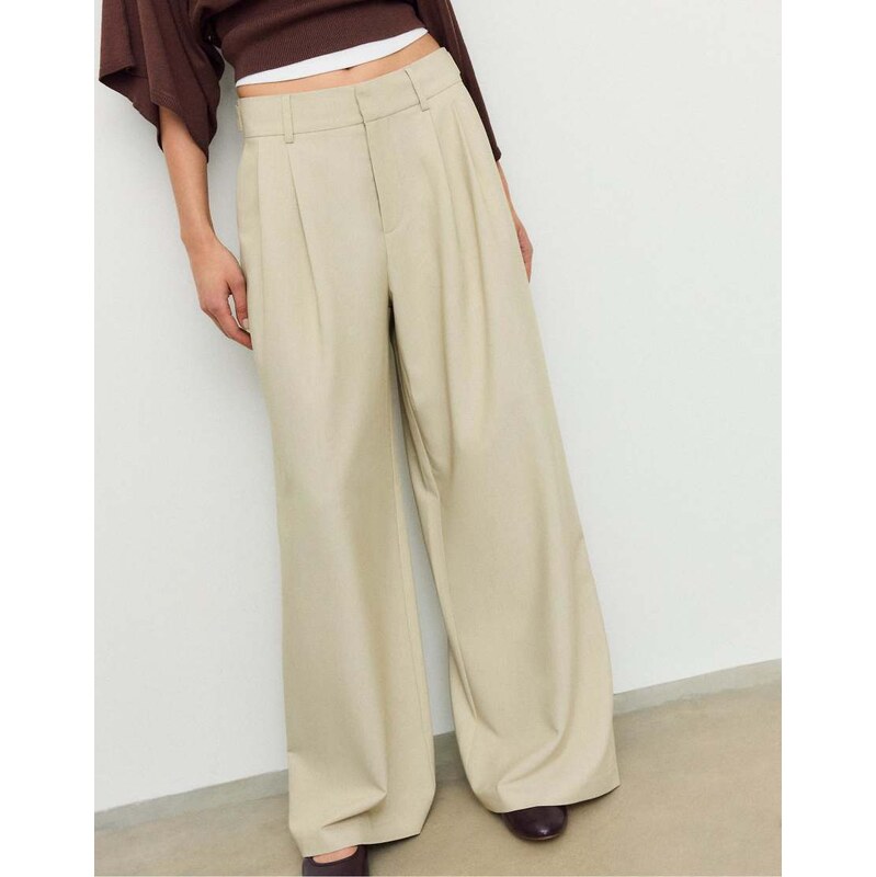Stradivarius Adjustable super wide-leg trousers in stone-White