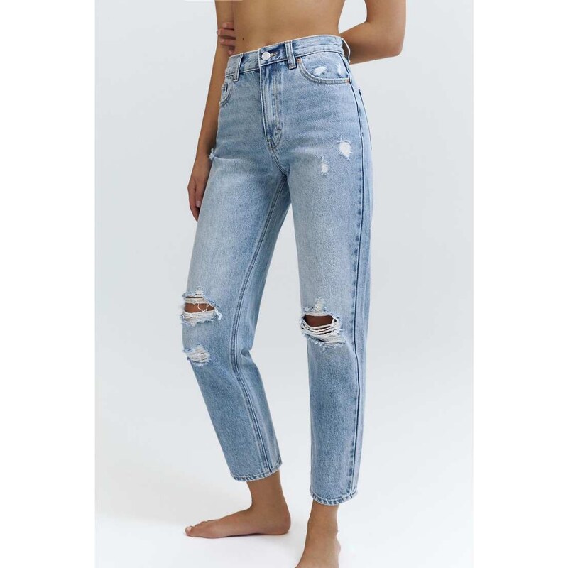 Pull&Bear Ripped mom fit jeans in indigo-Blue