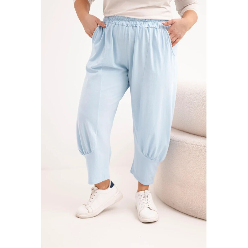 K-Fashion Dámské kalhoty Plus Size s nízkým sedem a gumou v pase modré 112877563