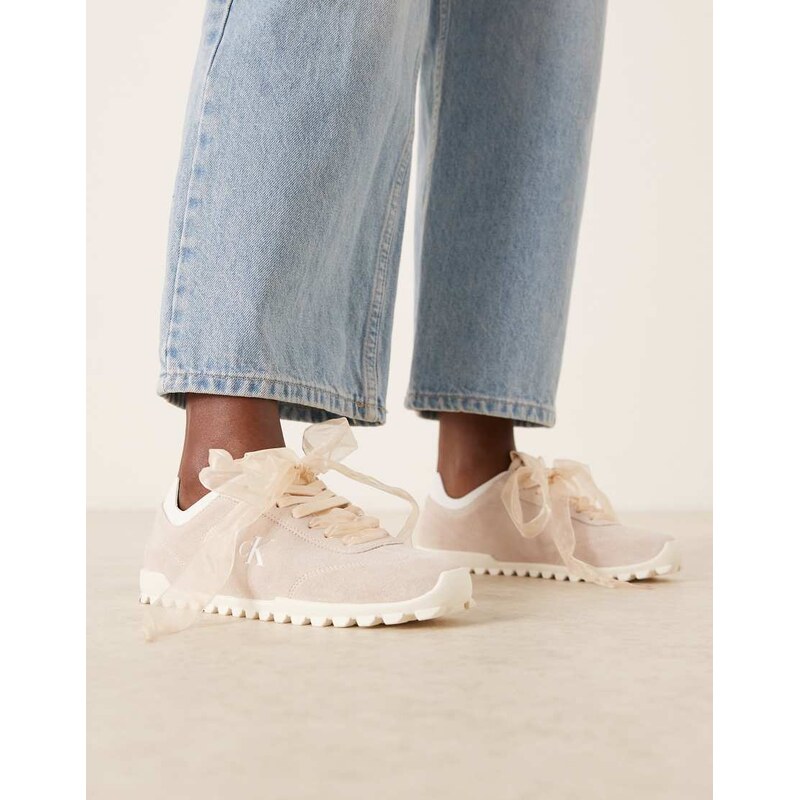 Calvin Klein Jeans low profile suede trainers in beige-Neutral 115746276