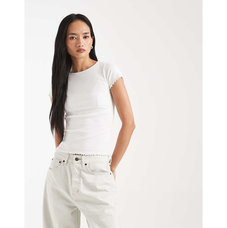 New Look lettuce edge babylock tee in white