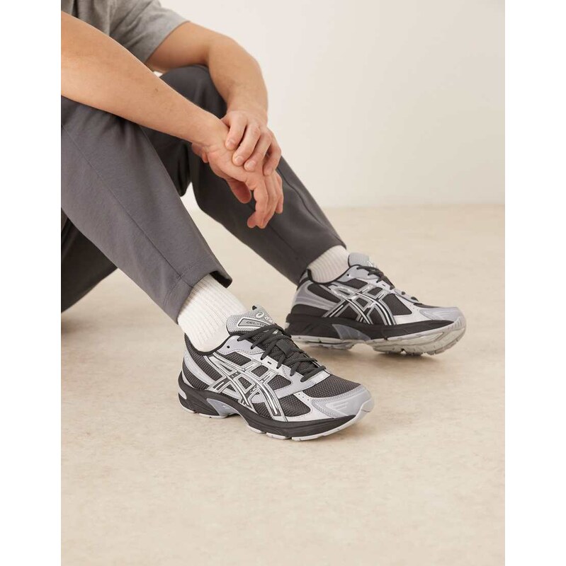 Asics Gel-1130 trainers in black and grey 113020355
