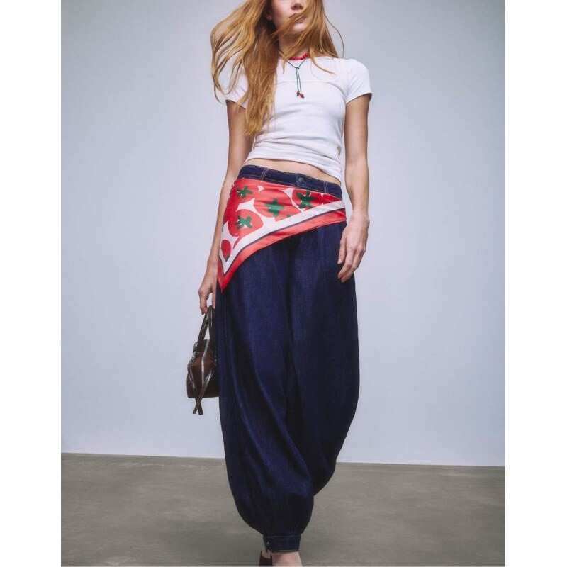 Stradivarius Balloon jeans in rinse blue denim 113020501