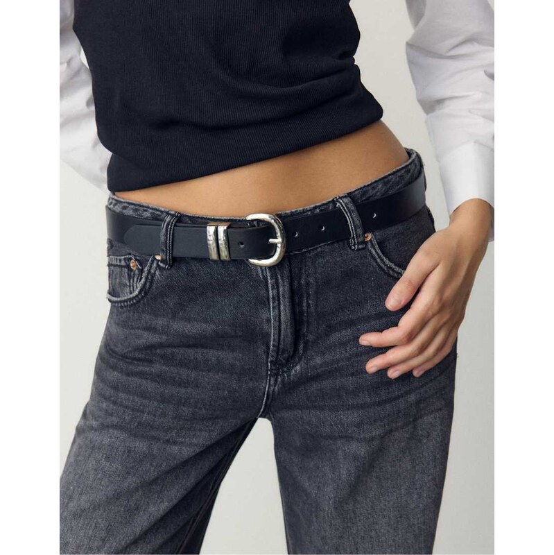 Stradivarius Basic belt with hammered buckle in black