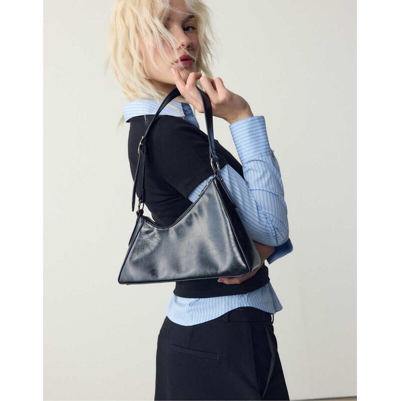 Stradivarius Irregular mini shoulder bag in black 113020531