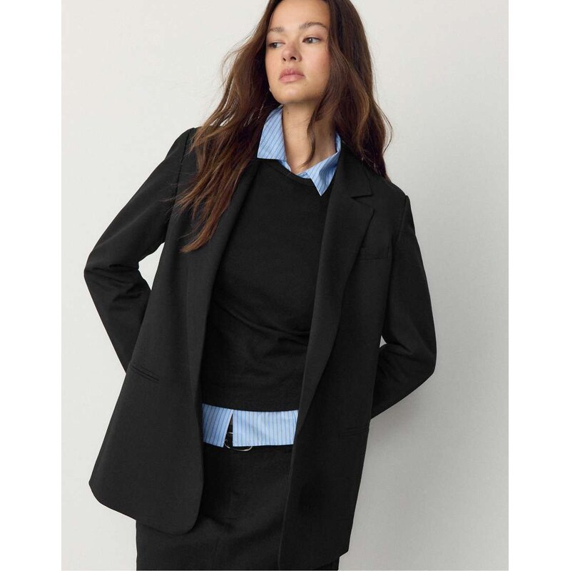 Stradivarius Open blazer in black 113020545