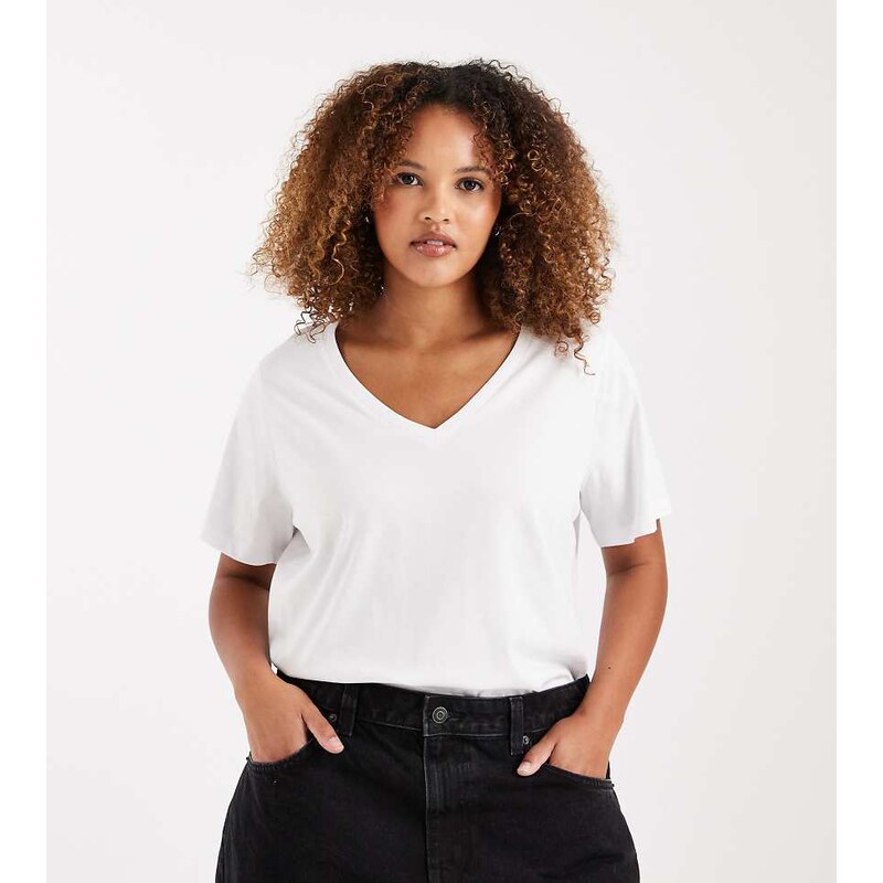 Vero Moda Curve t-shirt with v neck in white