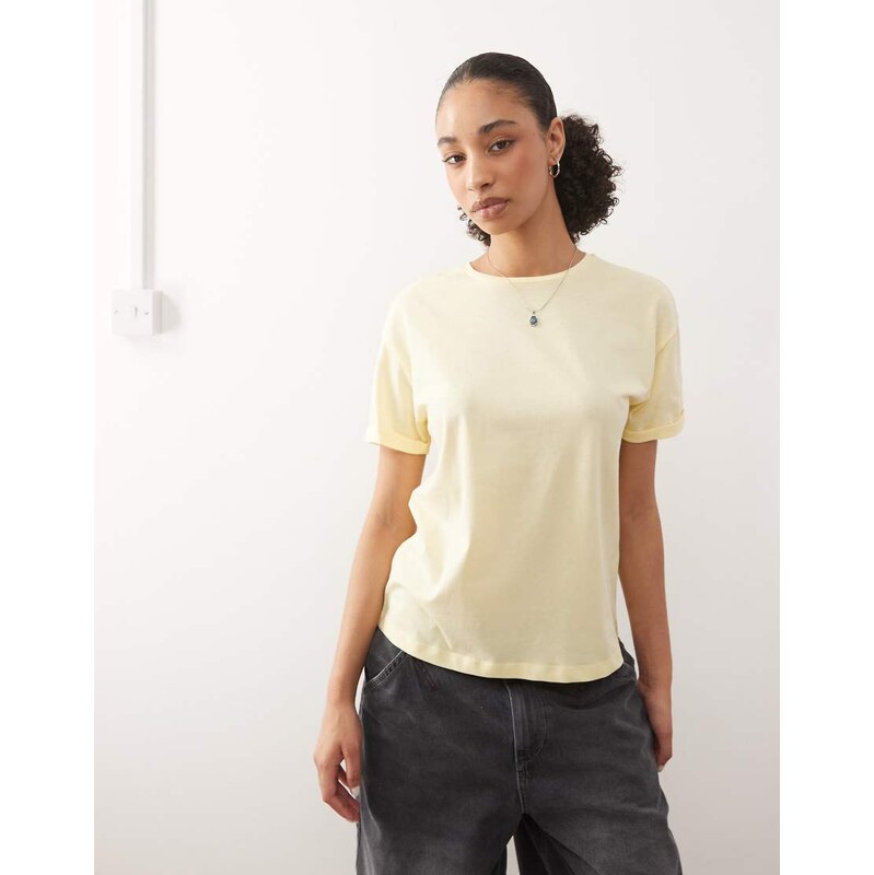 Noisy May short sleeve t-shirt in buttermilk-Yellow