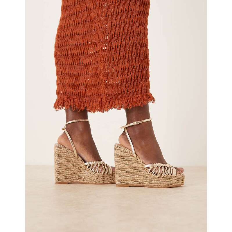ASOS DESIGN Toni woven knotted wedges in gold 113297228