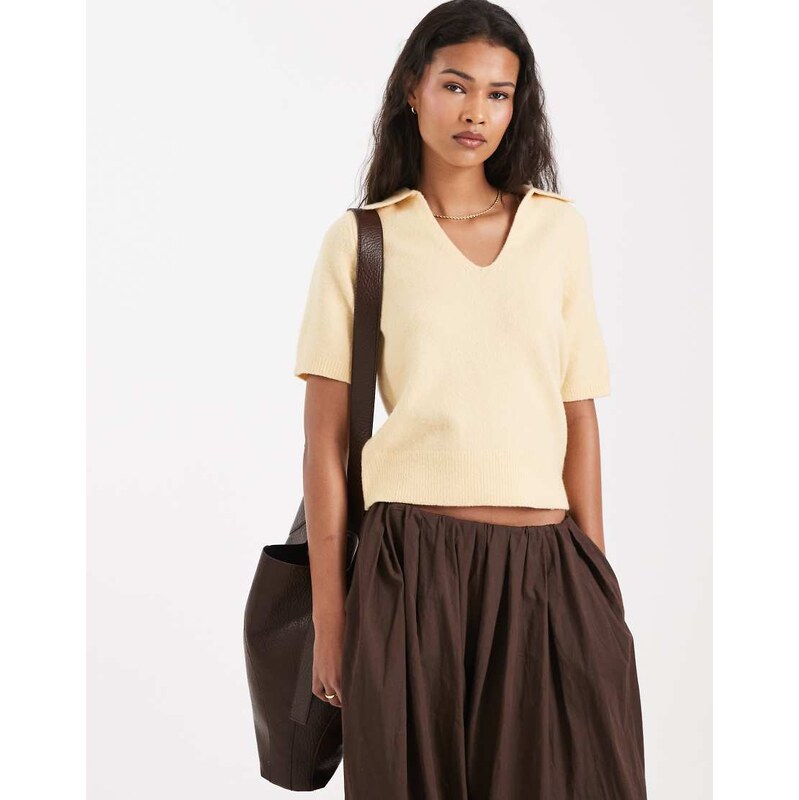 New Look collared knitted tee in yellow 113070536