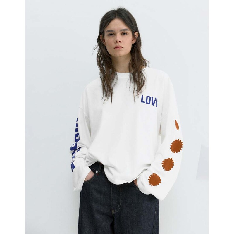 Pull&Bear Love graphic t-shirt in ice-White 113096201