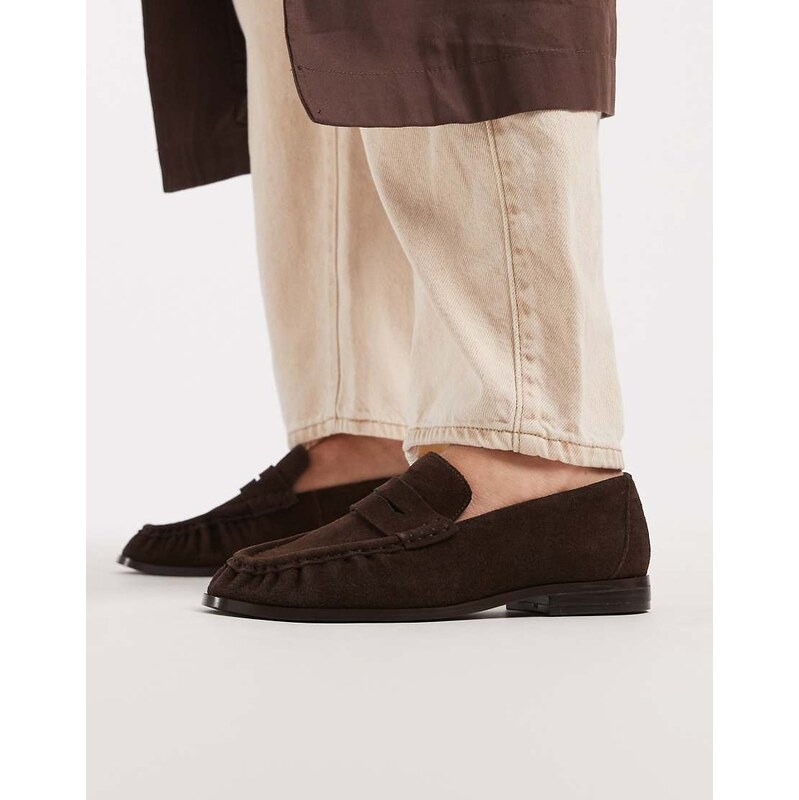 Schuh Lewis rouched loafer in brown suede