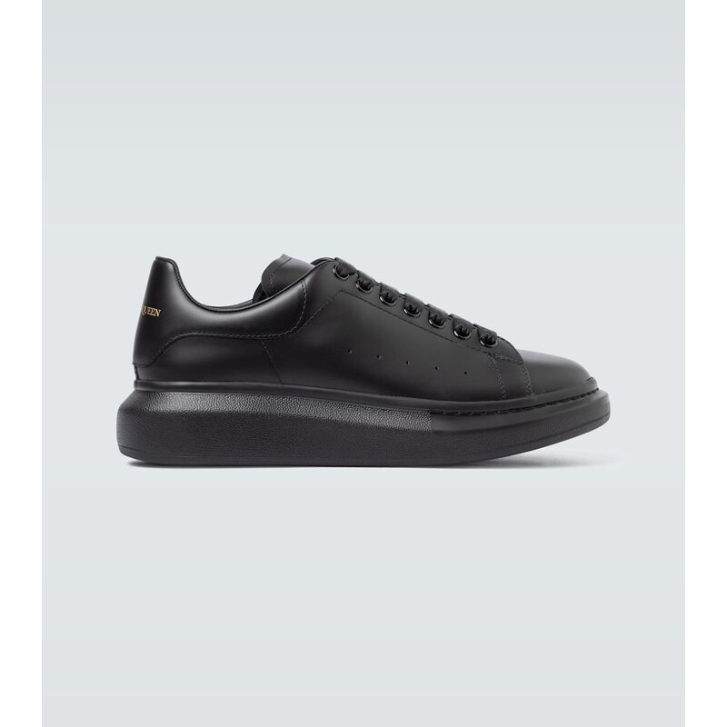 McQueen Oversized tenisky z kůže v barvě černá