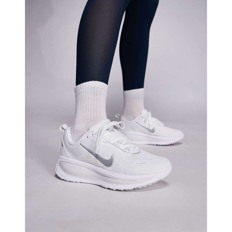 Nike Running Vomero 18 trainers in white and silver