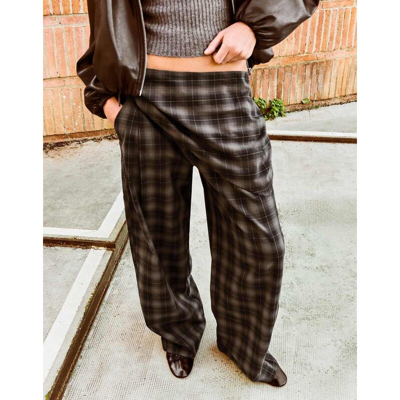 Bershka Tailored fit scarf trousers in brown
