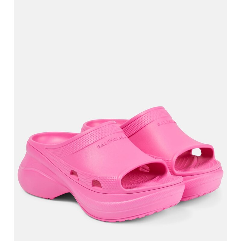 Balenciaga Pool Crocsâ¢ rubber mules
