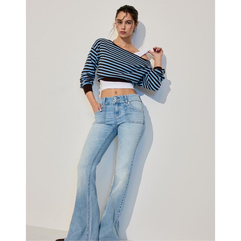 Stradivarius Low-rise jeans with seam pocket in medium light