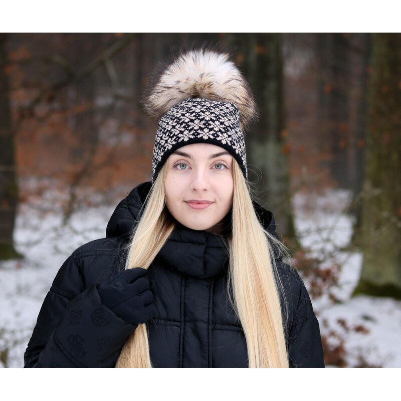 R-Jet Luxusní pletená čepice RJET s kožešinovou bambulí 415 černá 104271498