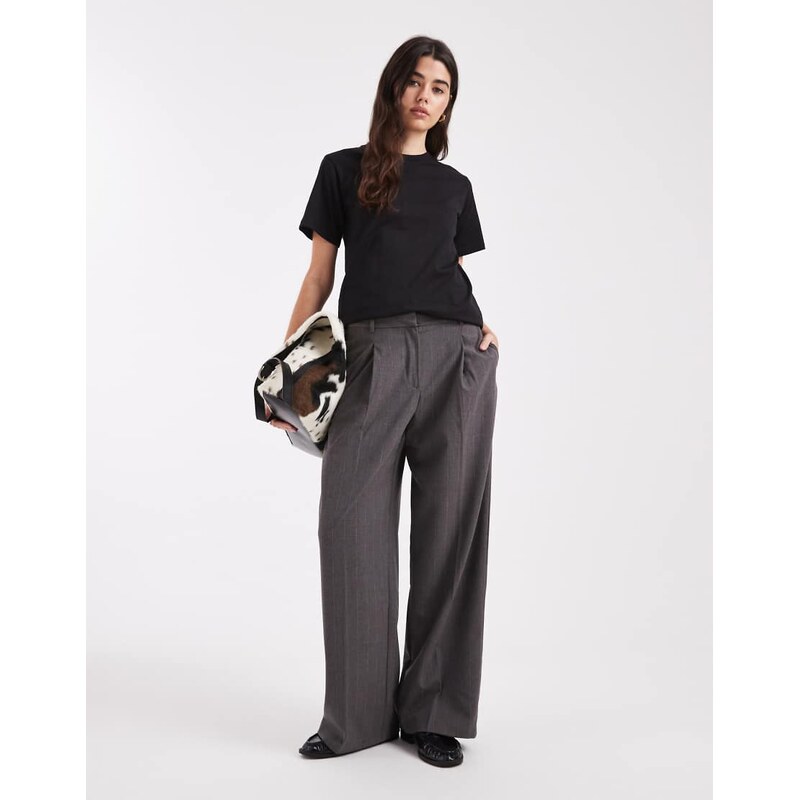 Cotton On easy t-shirt in black 113271832