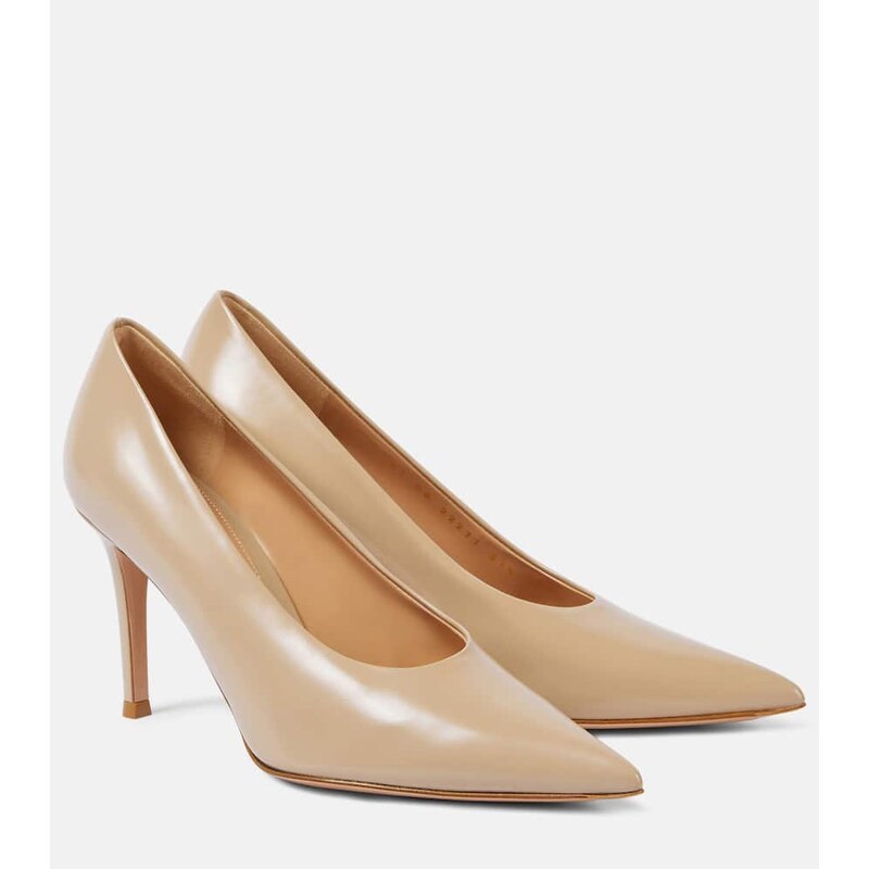 Gianvito Rossi Robbie leather pumps