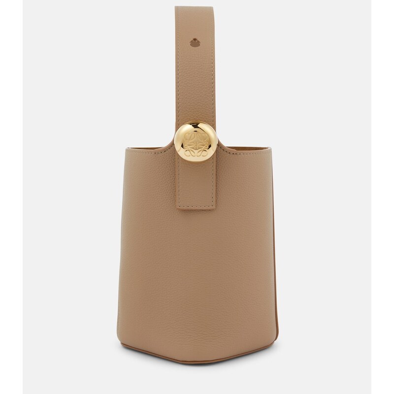 Kovová kabelka Loewe Pebble Mini v barvě písku