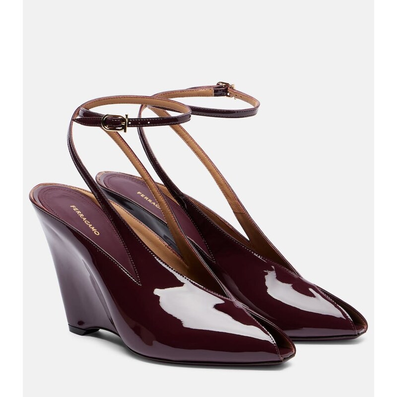 Ferragamo Arcadia 95 patent leather sandals