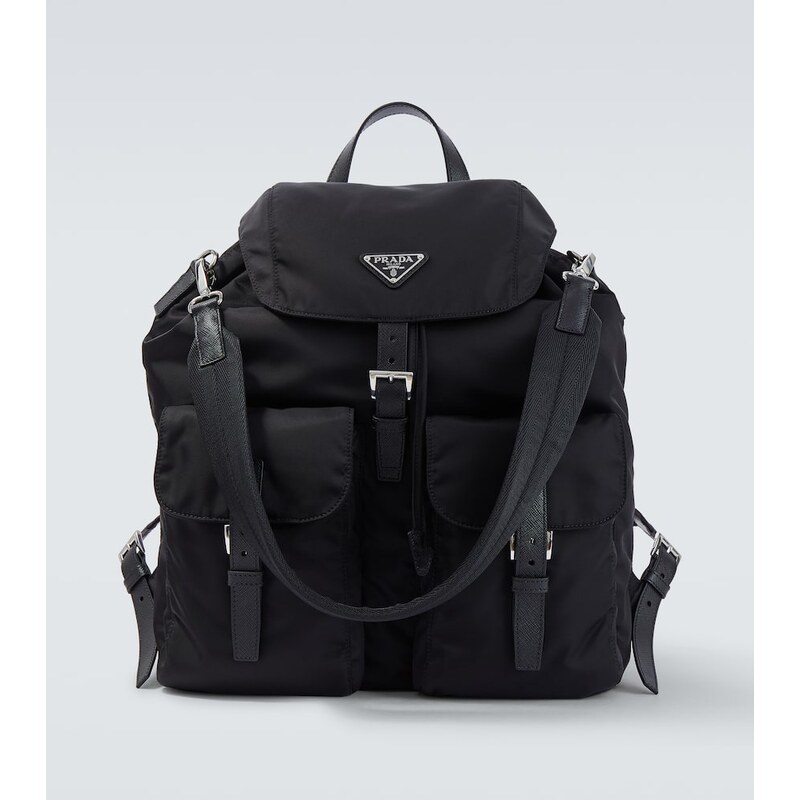 Prada Re-Nylon batoh v černé barvě s koženými detaily