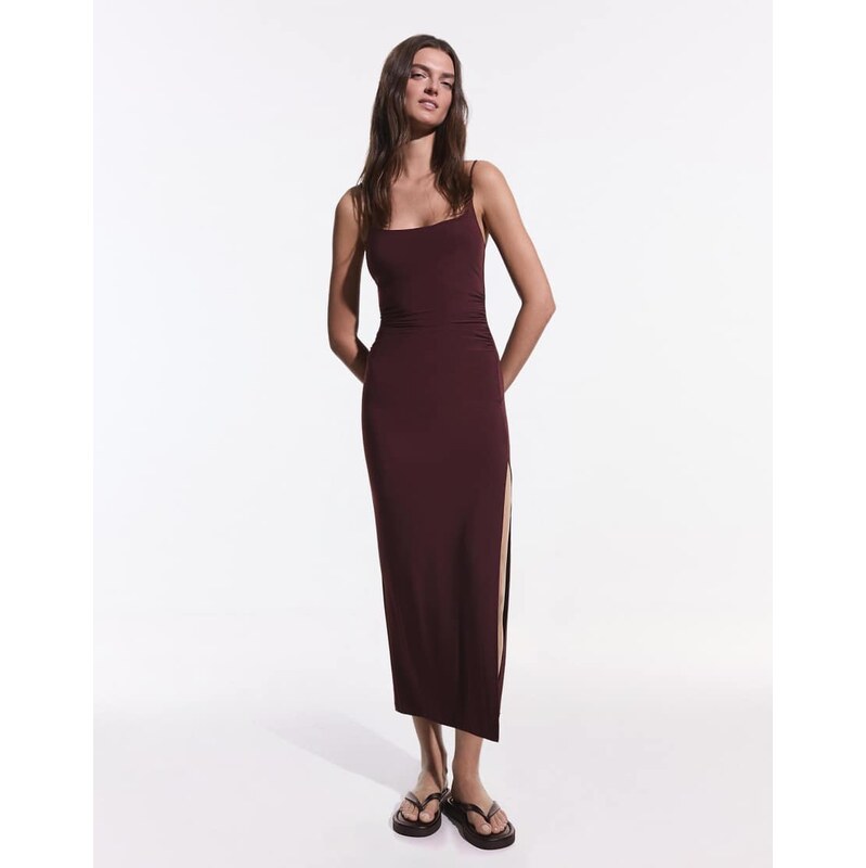 Bershka Gathered strap midi dress in burgundy-Black
