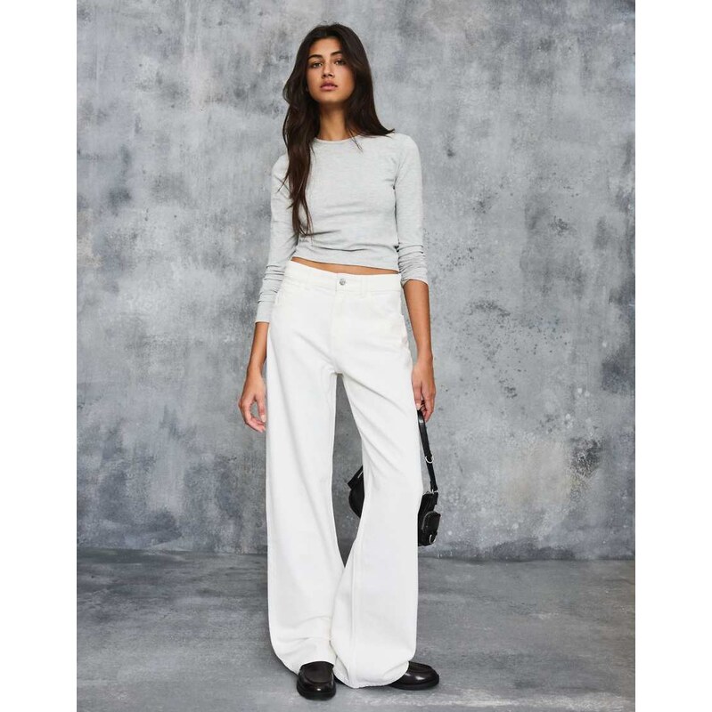 Bershka Straight wide-leg jeans in ecru-White
