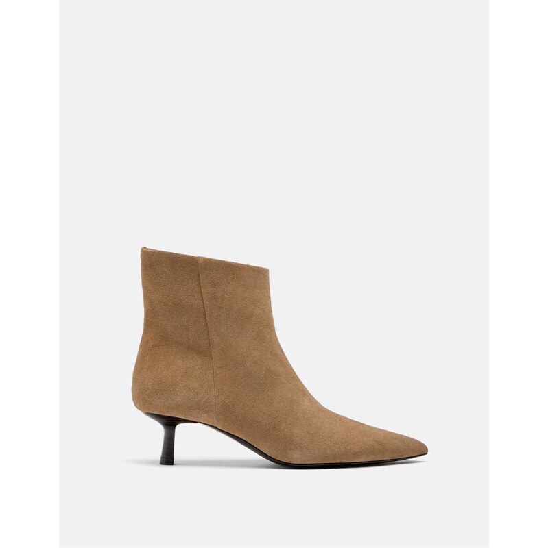 Stradivarius Leather kitten heel ankle boots in beige-Neutral