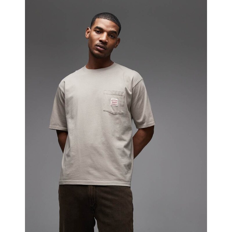 Levis Workwear pocket logo t-shirt in brown