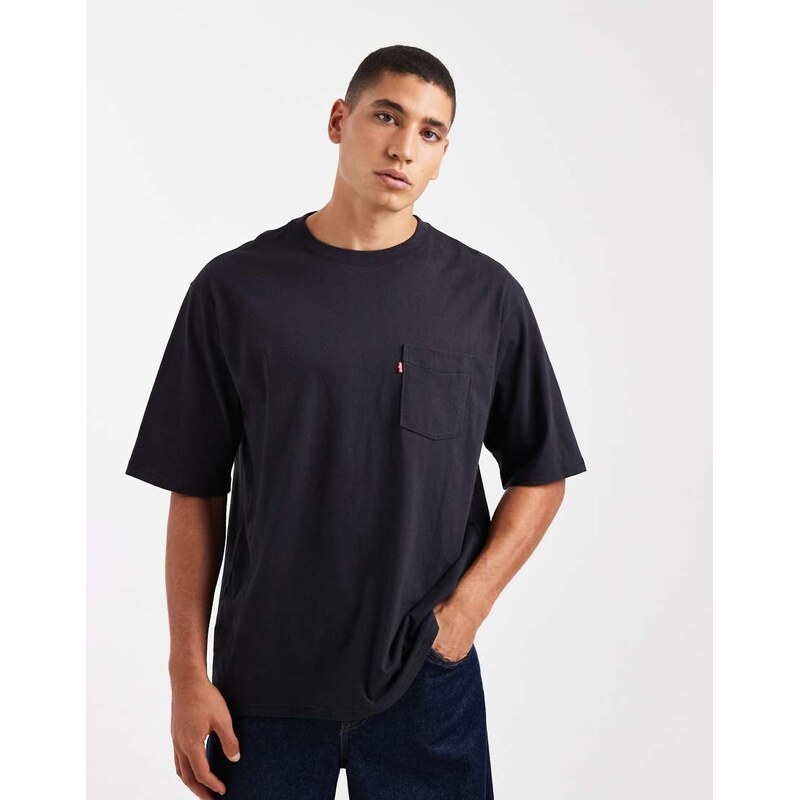 Levis chest pocket tab t-shirt in black