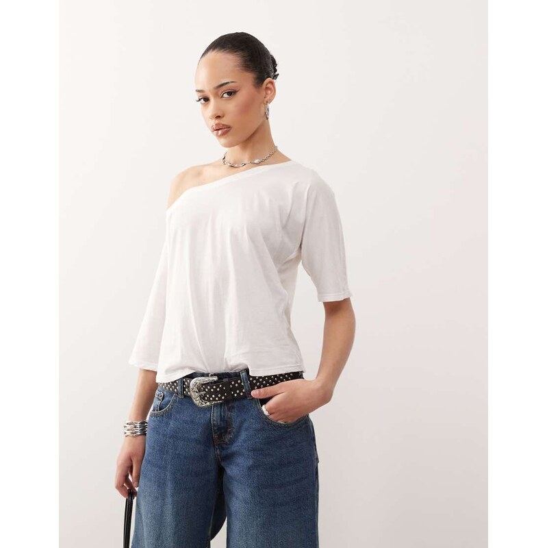 Motel daman off-shoulder t-shirt in white 113338064