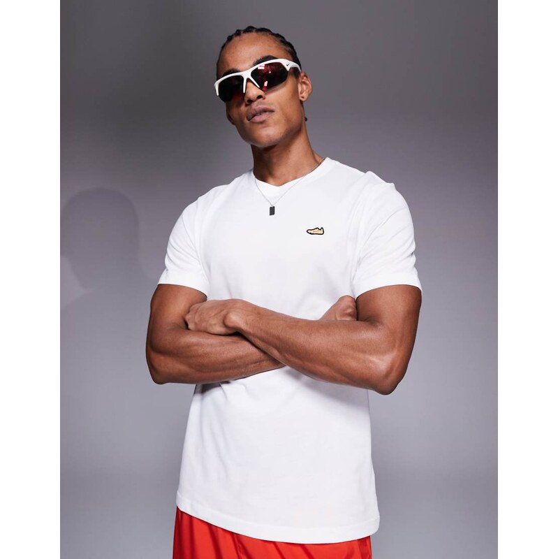Nike Running graphic back print t-shirt in white-Red