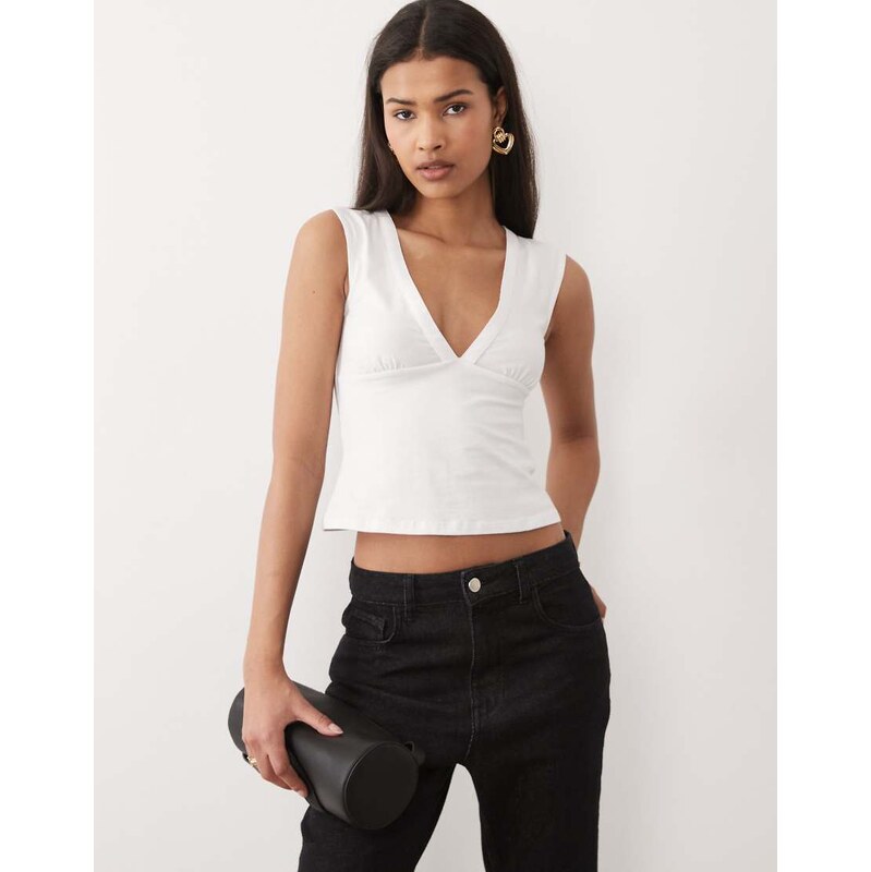 Motel Emberly plunge top in white