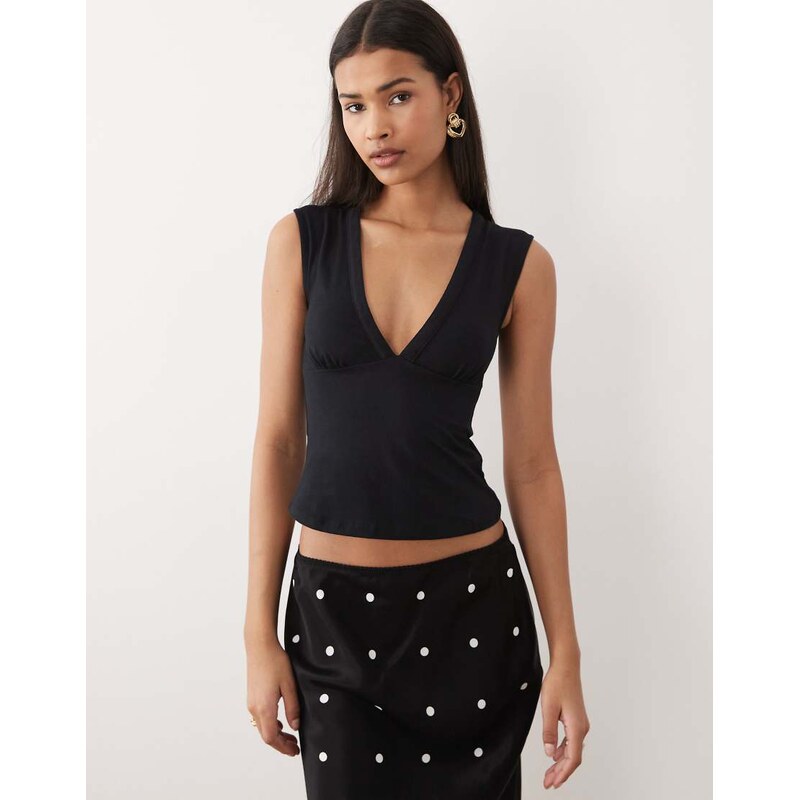 Motel Emberly plunge top in black
