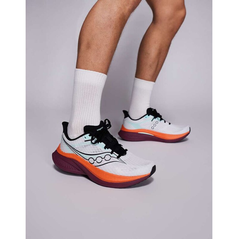 Saucony Endorphin Speed 5 running trainers in white and crimson-Multi 113374768