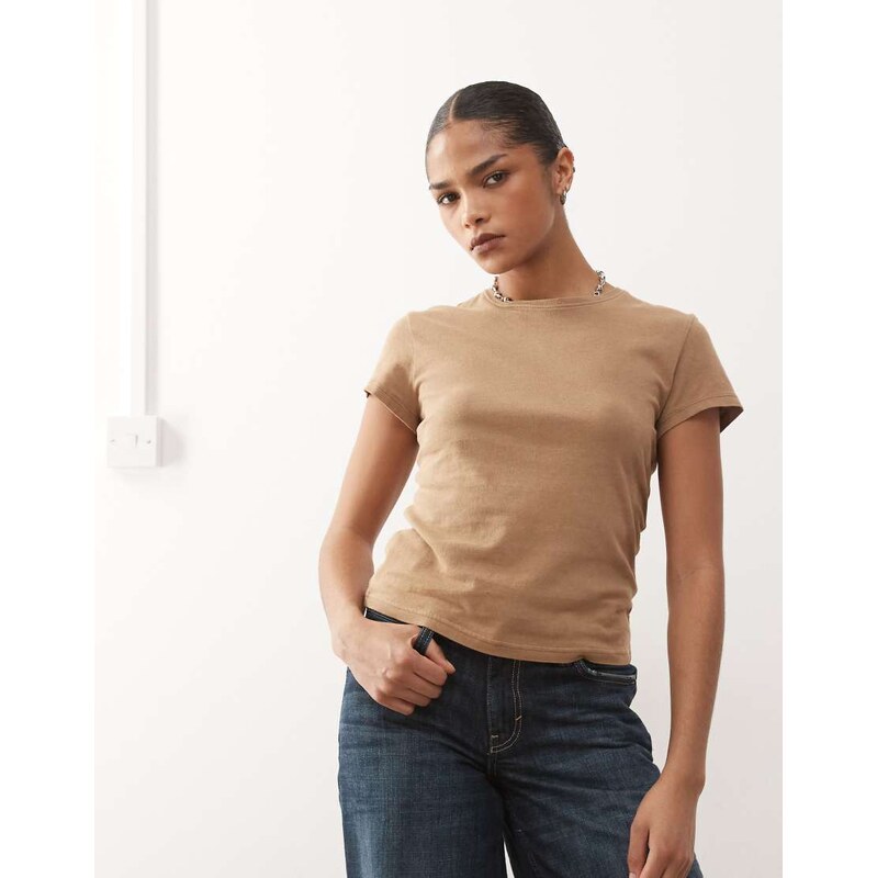 Weekday 90s baby tee in light brown-Blonde